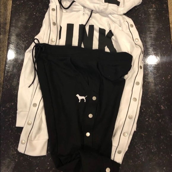 Victoria Secret - Picture 8 of 8